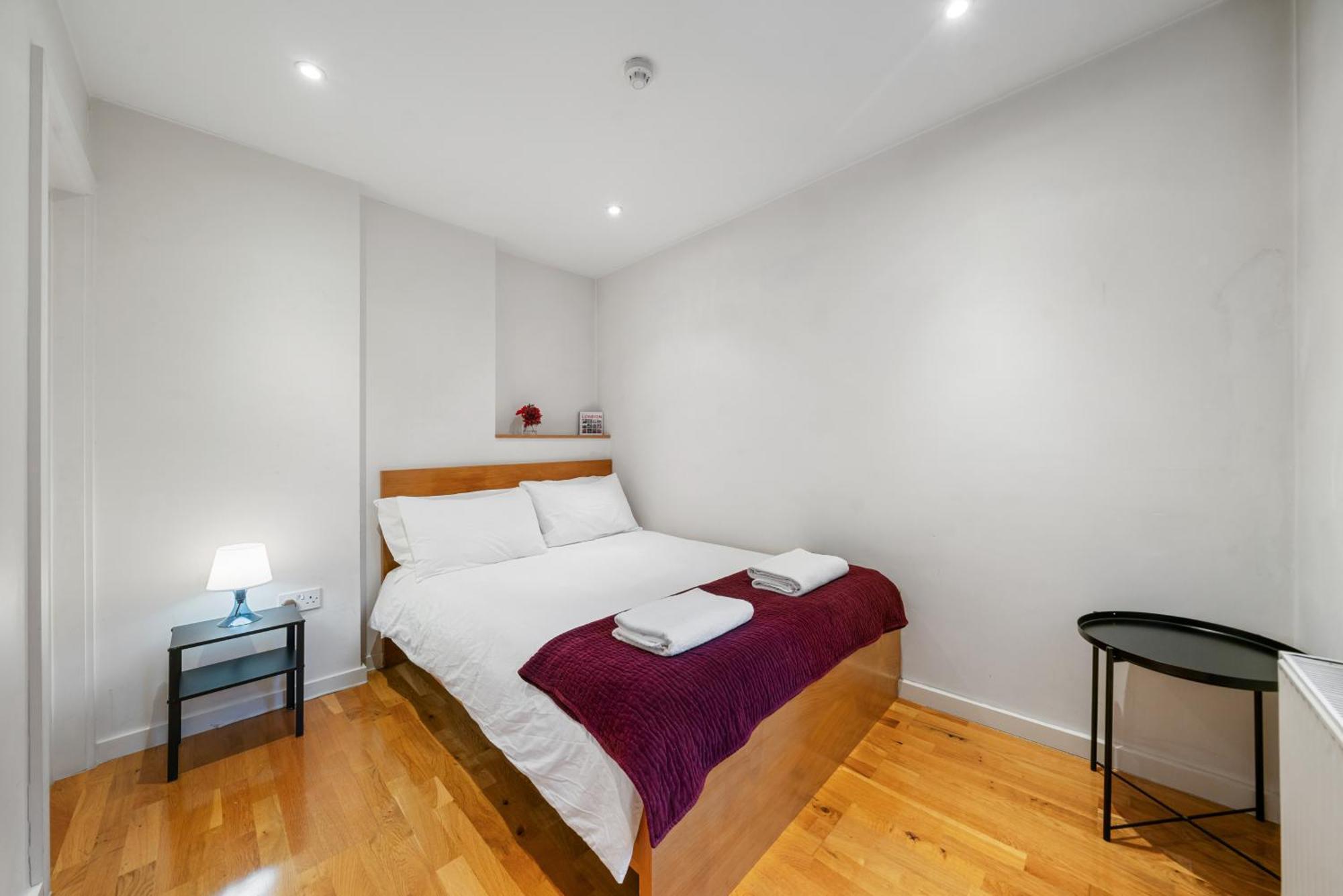Bright And Airy One Bedroom Condo, Olympia, Kensington * Londra